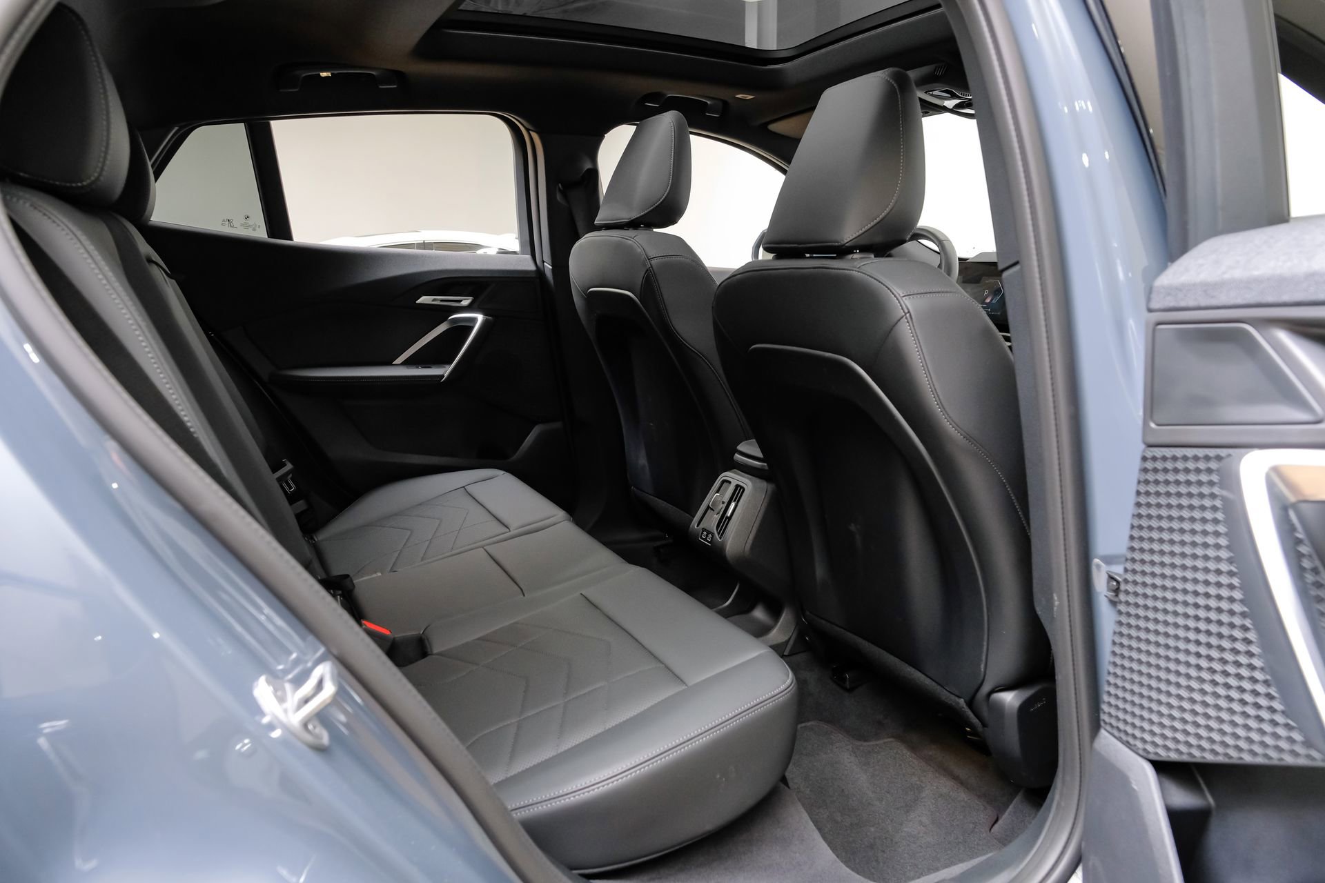 Used 2025 BMW X2 xDrive28i AWD/4WD image 39