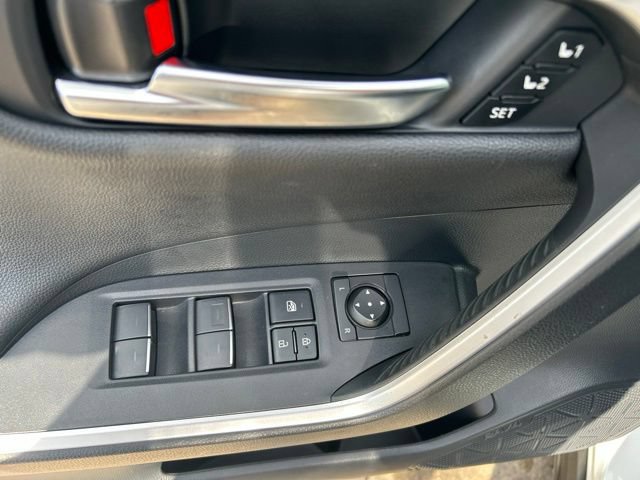 Used 2023 Toyota RAV4 Limited AWD/4WD image 12