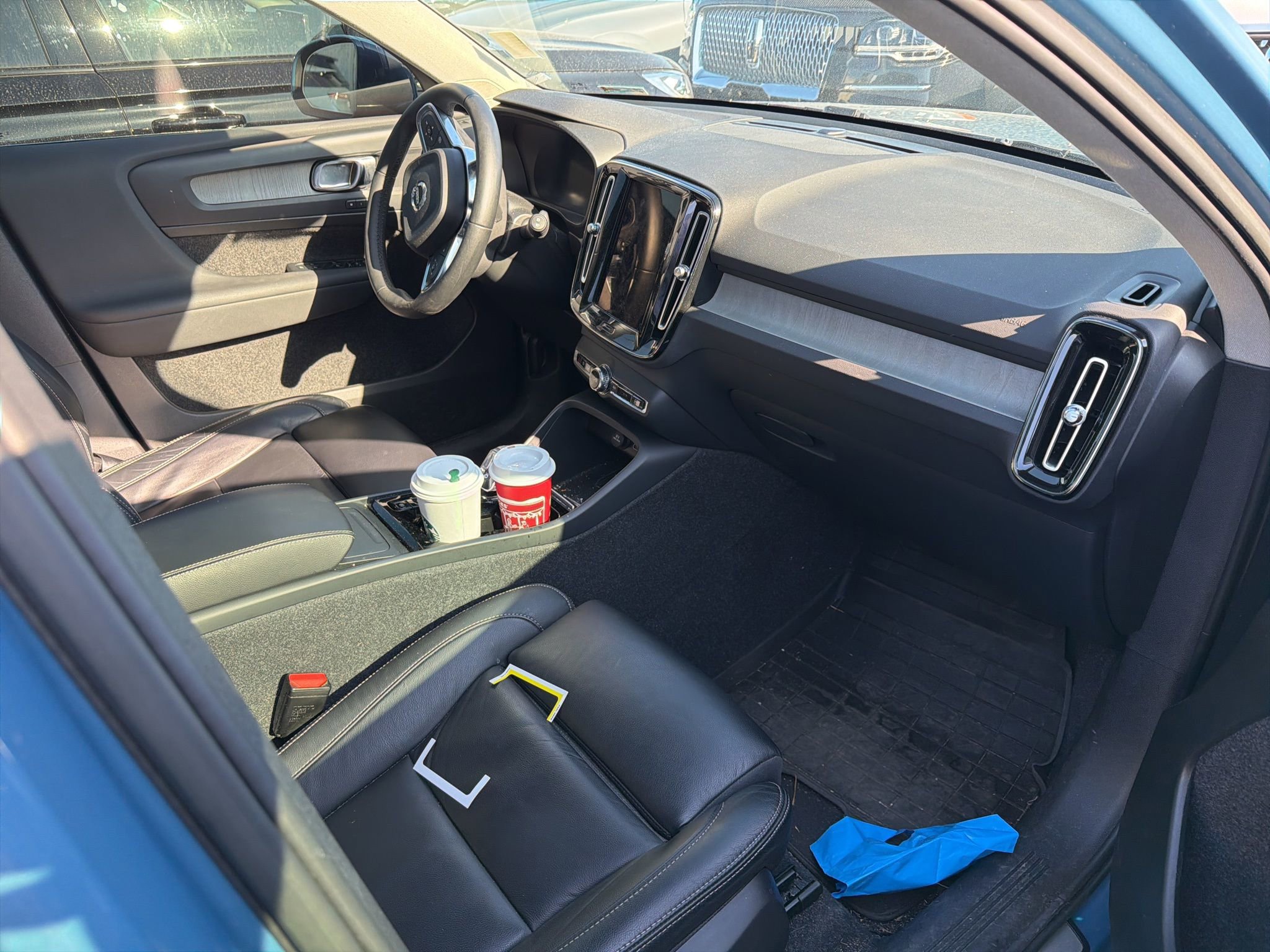 Used 2023 Volvo XC40 B5 Plus w/ Protection Package Premier image 6