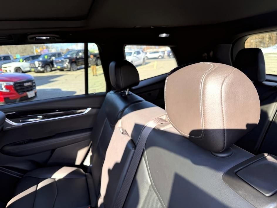 Certified 2020 Cadillac XT6 Premium Luxury image 9