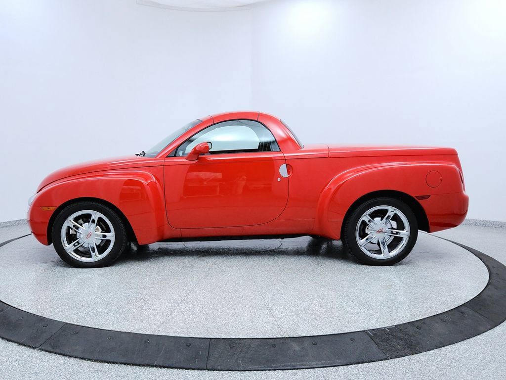 Used 2003 Chevrolet SSR w/ Preferred Equipment Group image 2