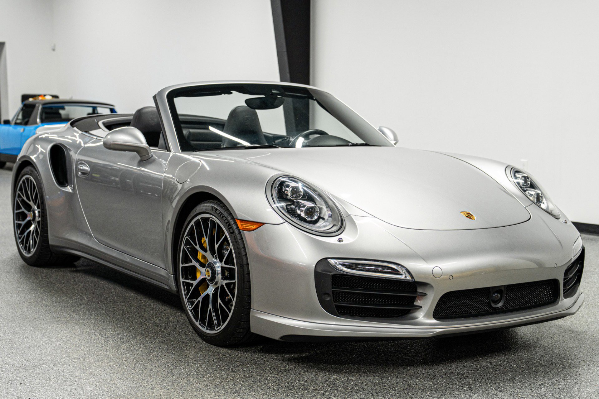 Used 2016 Porsche 911 Turbo S image 3