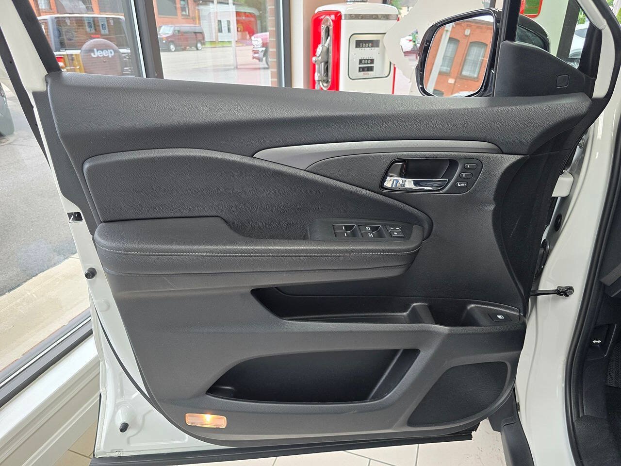 Used 2023 Honda Ridgeline RTL-E image 22