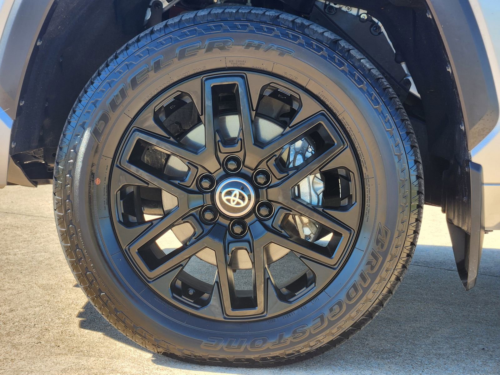 Used 2025 Toyota Tundra Limited AWD/4WD image 14