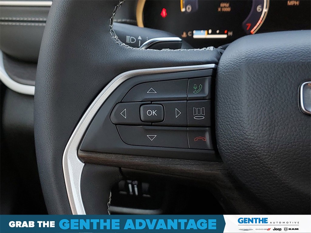 Certified 2024 Jeep Grand Cherokee Limited image 16