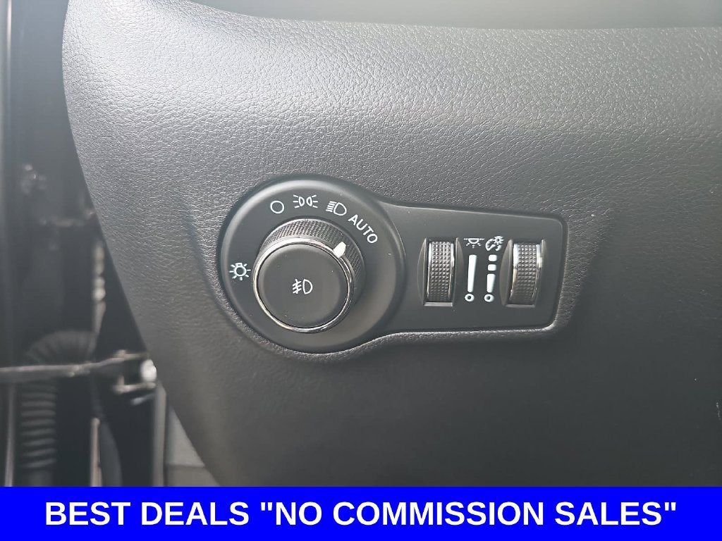 Used 2023 Jeep Compass Trailhawk w/ Sun and Sound Group AWD/4WD image 24