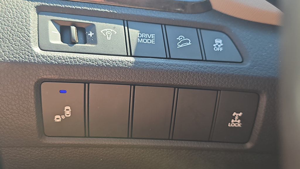 Used 2017 Hyundai Santa Fe Sport AWD/4WD image 25