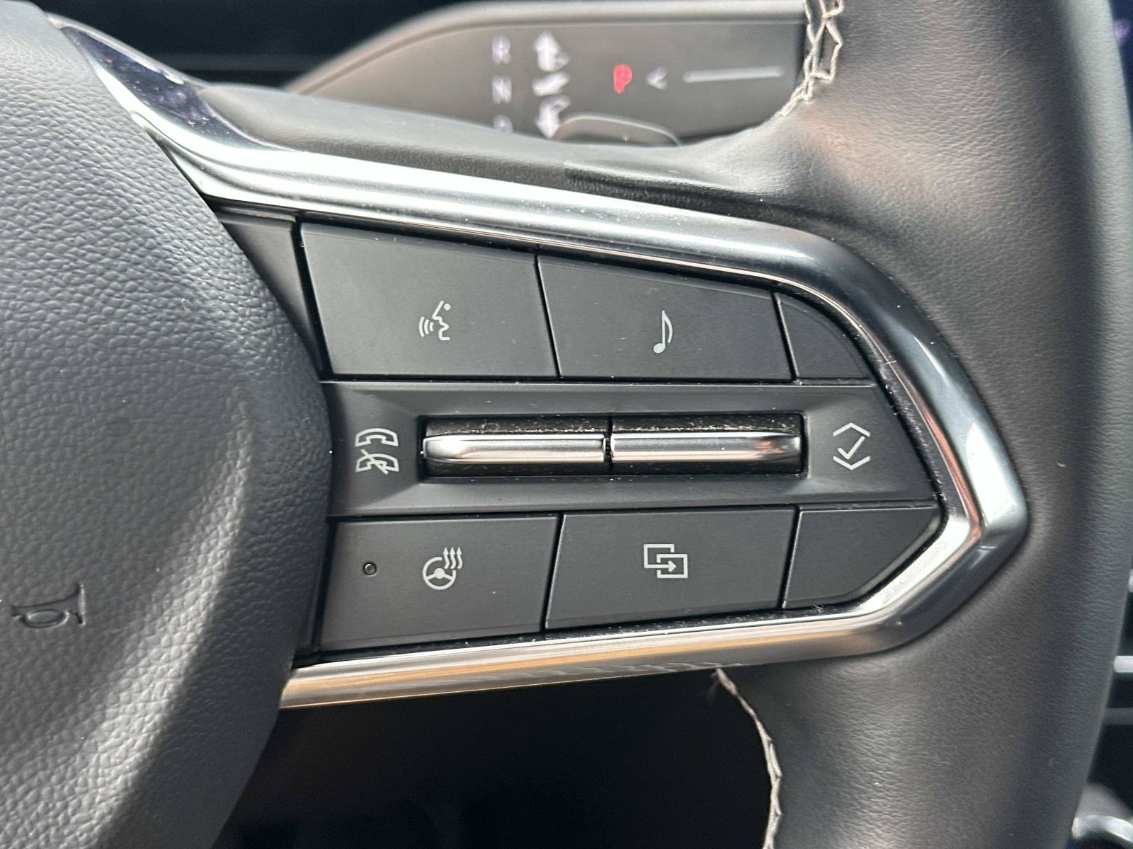 Certified 2024 Chevrolet Traverse LT FWD image 23