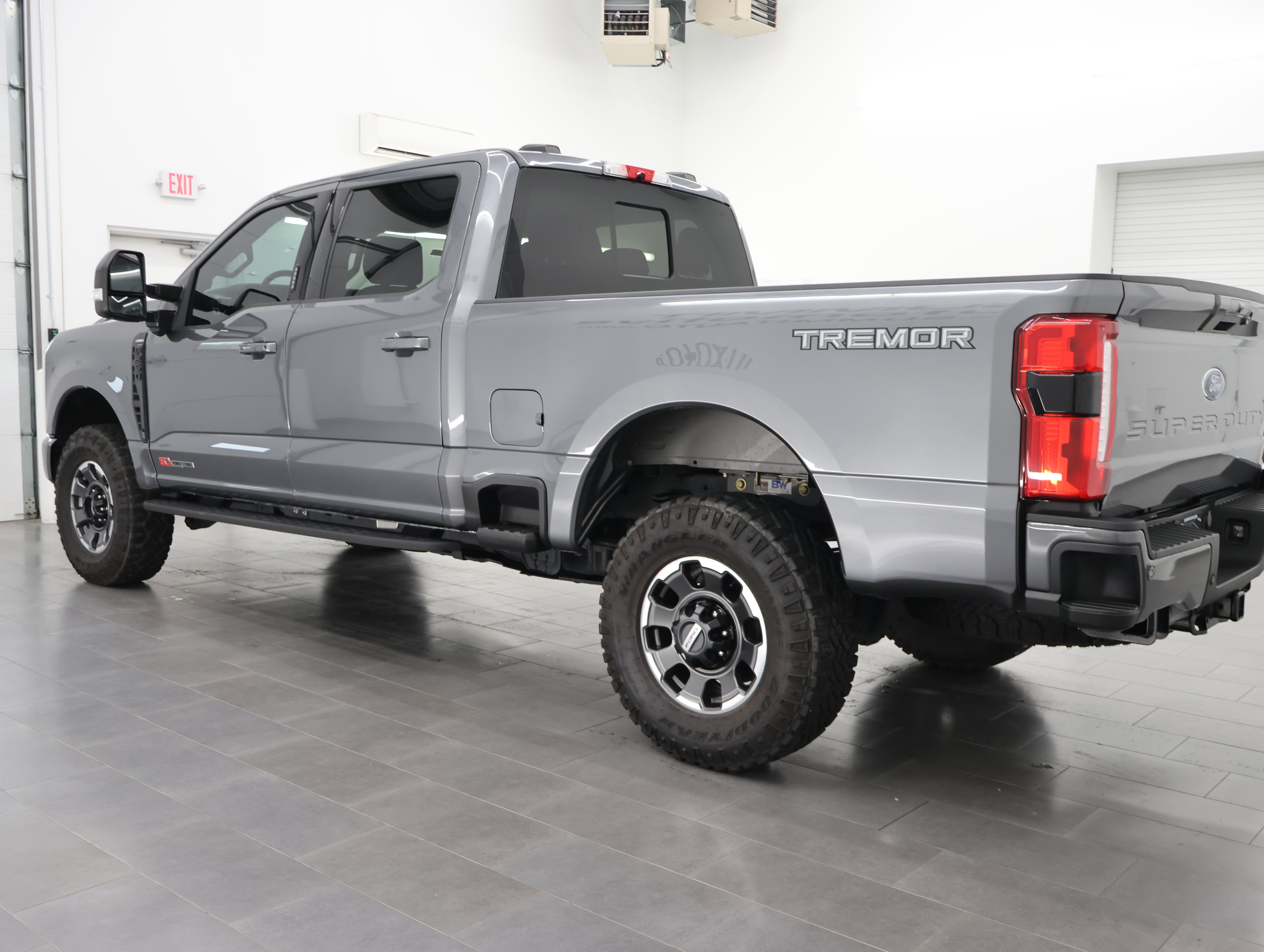 Used 2024 Ford F250 Lariat w/ Lariat Ultimate Package AWD/4WD image 6