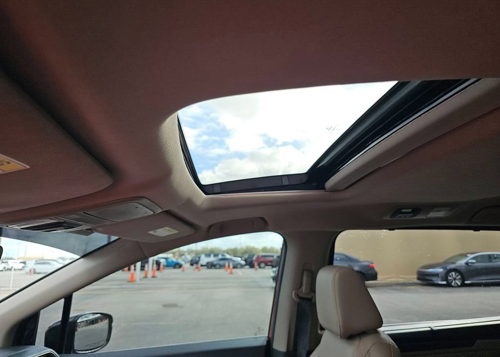 Used 2023 Honda Odyssey EX-L image 16