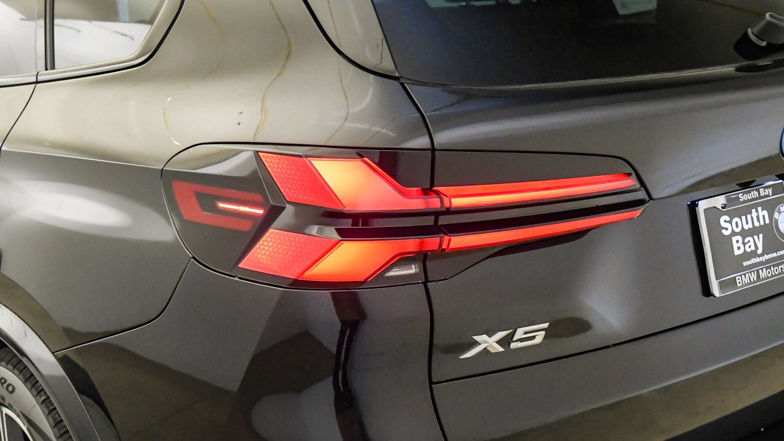 New 2026 BMW X5 xDrive50e w/ M Sport Package AWD/4WD image 12