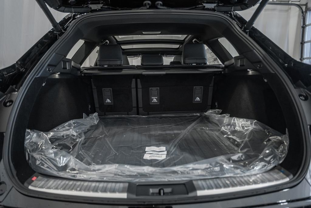 New 2025 Toyota Crown Signia image 10