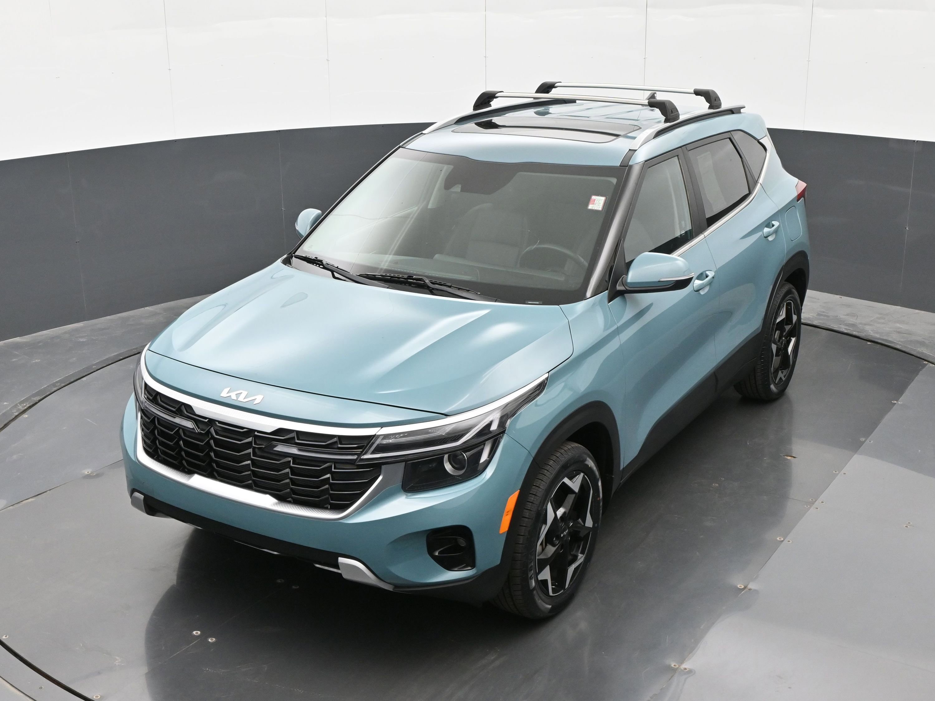 Used 2024 Kia Seltos EX AWD/4WD image 32