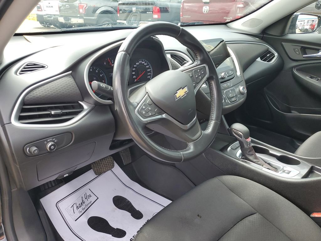 Used 2022 Chevrolet Malibu RS FWD image 7