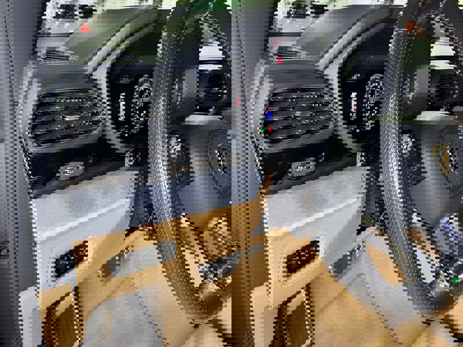 Used 2021 Lamborghini Urus image 34