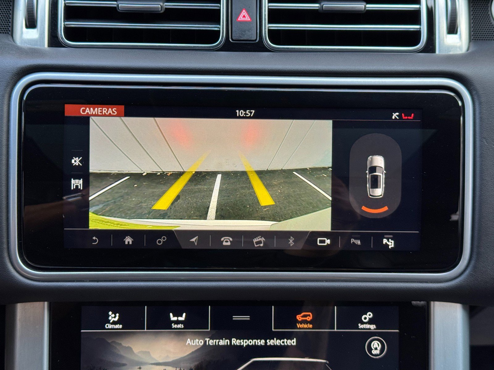 Used 2018 Land Rover Range Rover HSE image 34