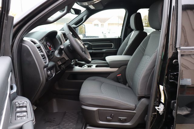 Used 2025 RAM 2500 Big Horn image 12