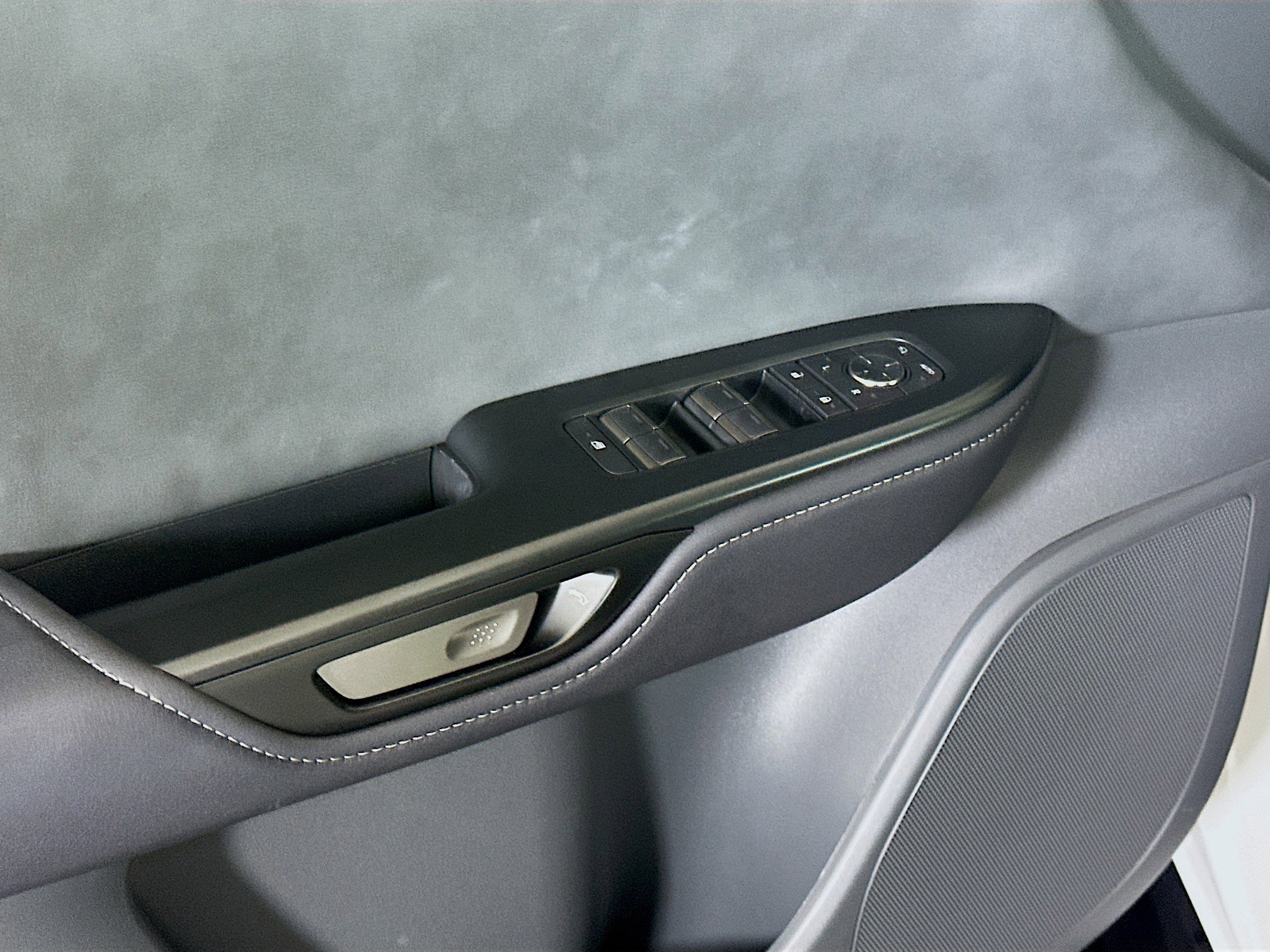 Used 2023 Lexus RZ 450e Premium w/ Technology Package image 15