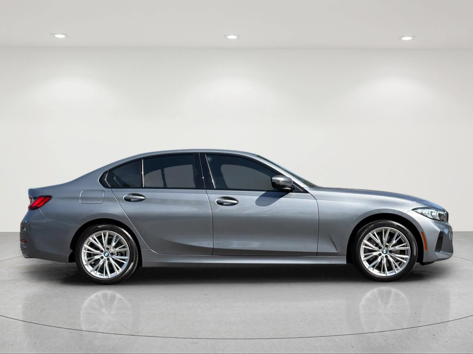 Used 2023 BMW 330i Sedan w/ Driving Assistance Package RWD image 6