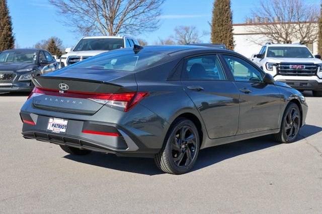 New 2026 Hyundai Elantra Sport image 3