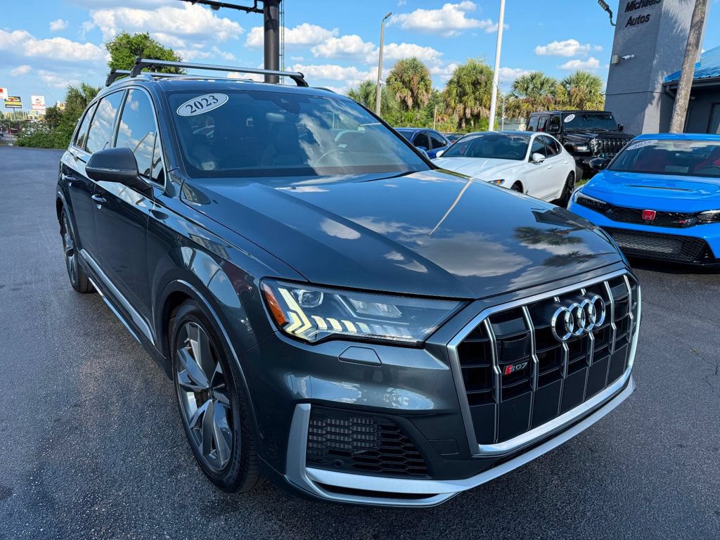 Used 2023 Audi SQ7 Prestige AWD/4WD image 3