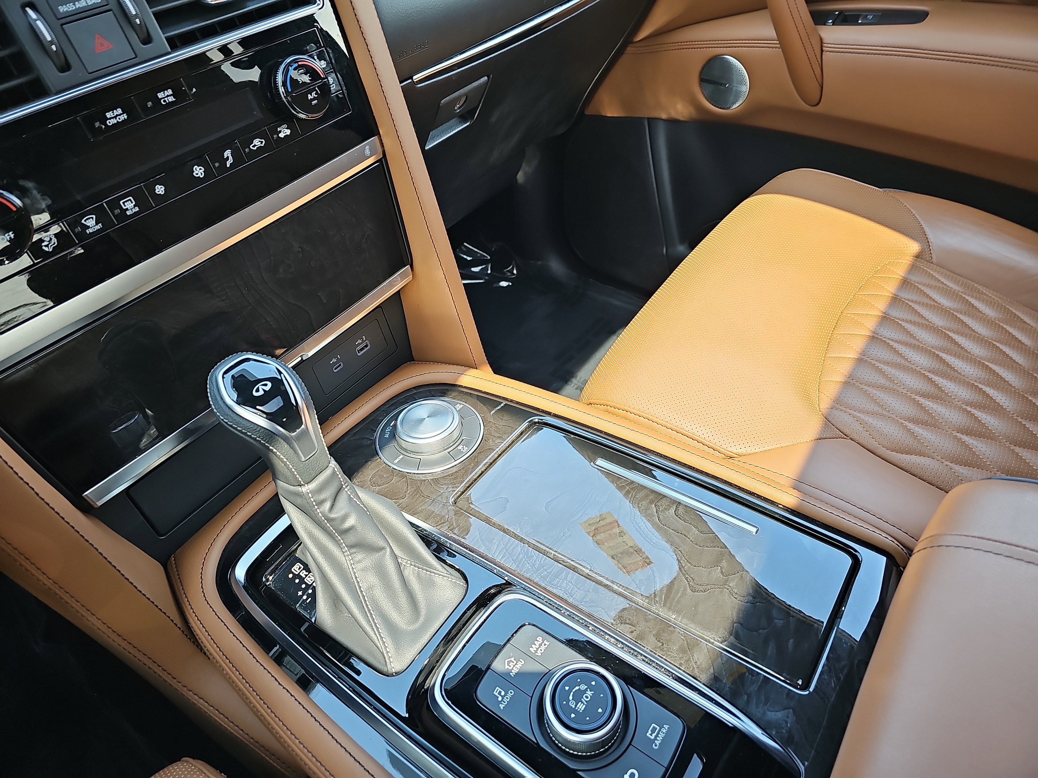 Used 2024 INFINITI QX80 Sensory AWD/4WD image 26