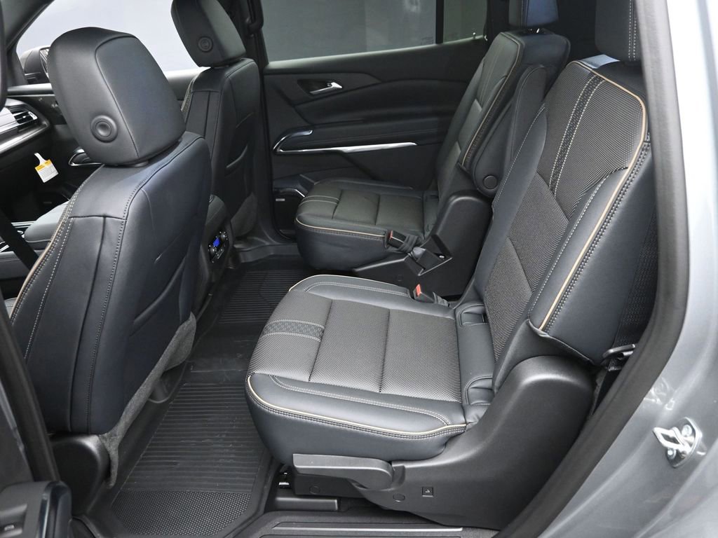 New 2026 Chevrolet Traverse High Country w/ LPO, Floor Liner Package image 12