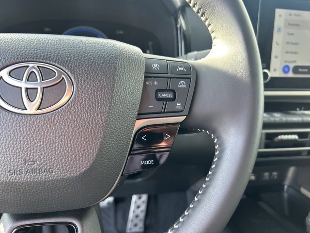 Used 2025 Toyota Camry SE image 19