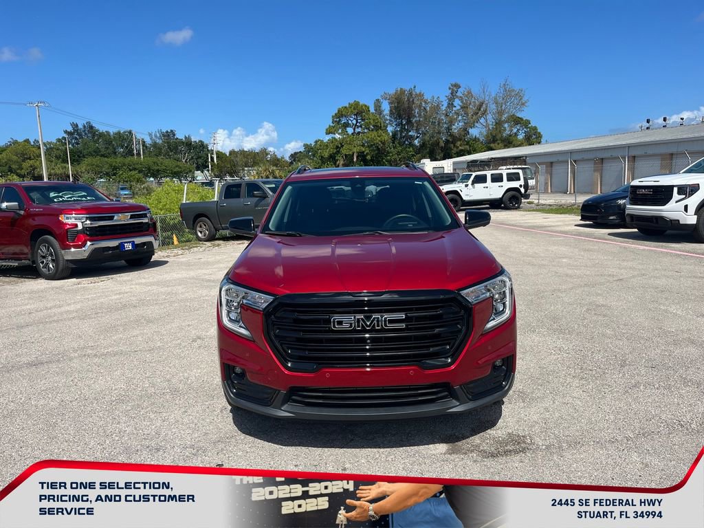 Used 2023 GMC Terrain SLT w/ Tech Package FWD image 3
