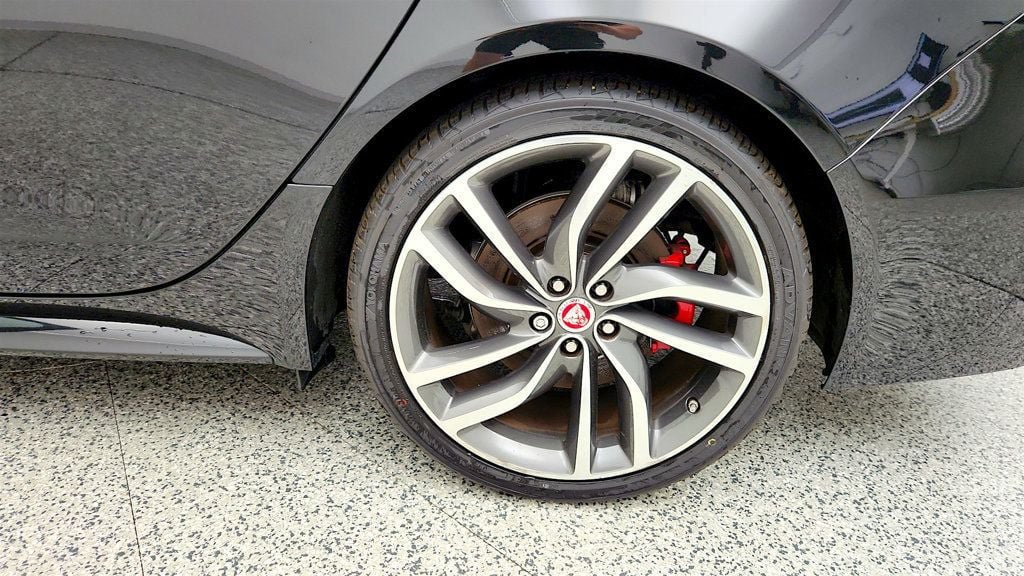 Used 2022 Jaguar XF R-Dynamic SE AWD/4WD image 9