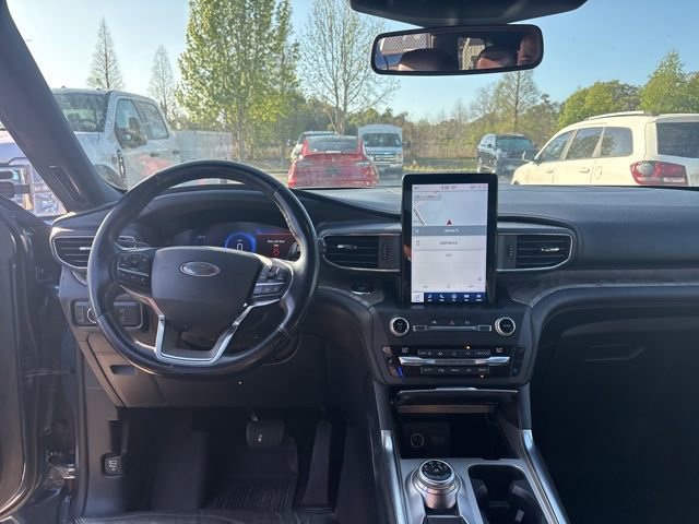 Used 2020 Ford Explorer Platinum w/ Premium Technology Package image 11