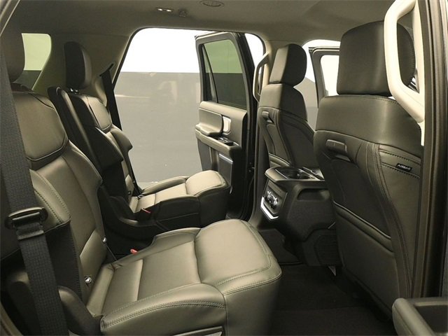 New 2026 Ford Expedition Active image 19
