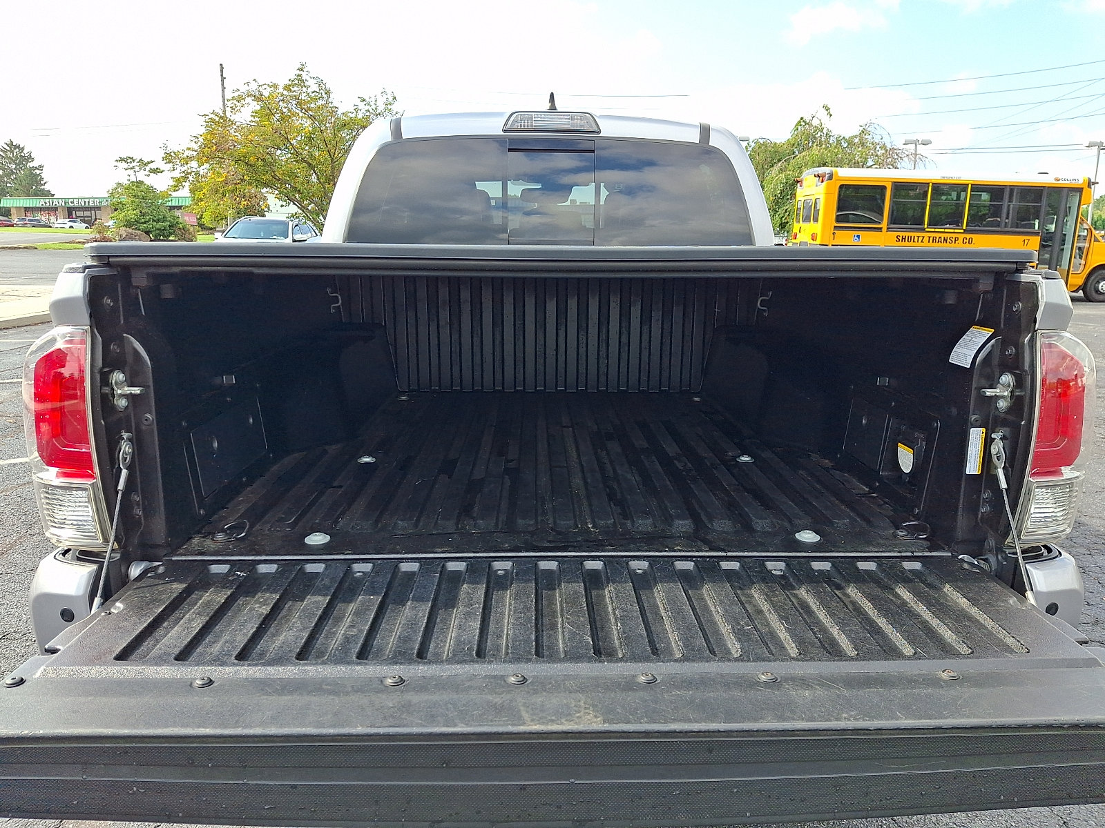 Used 2018 Toyota Tacoma Limited AWD/4WD image 34