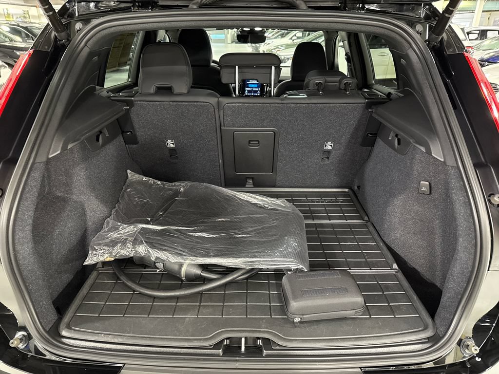 Certified 2023 Volvo XC40 Recharge Plus w/ Protection Package Premier AWD/4WD image 25