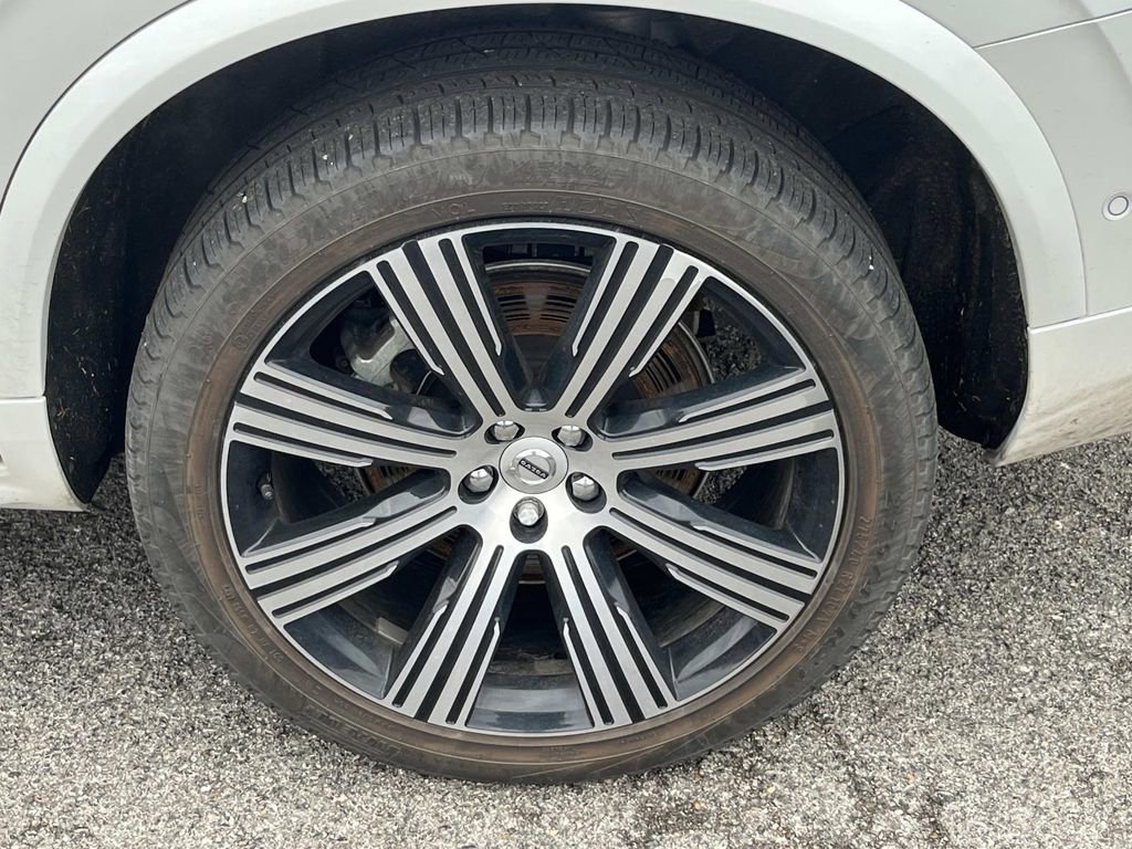 Used 2024 Volvo XC90 T8 Plus w/ Protection Package Premier image 11
