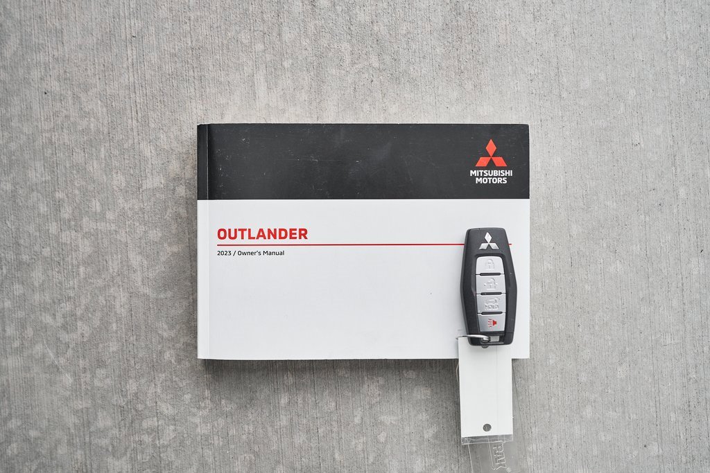 Used 2023 Mitsubishi Outlander SE image 49