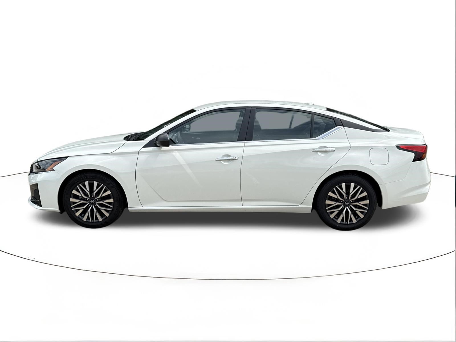 Used 2025 Nissan Altima 2.5 SV FWD image 6