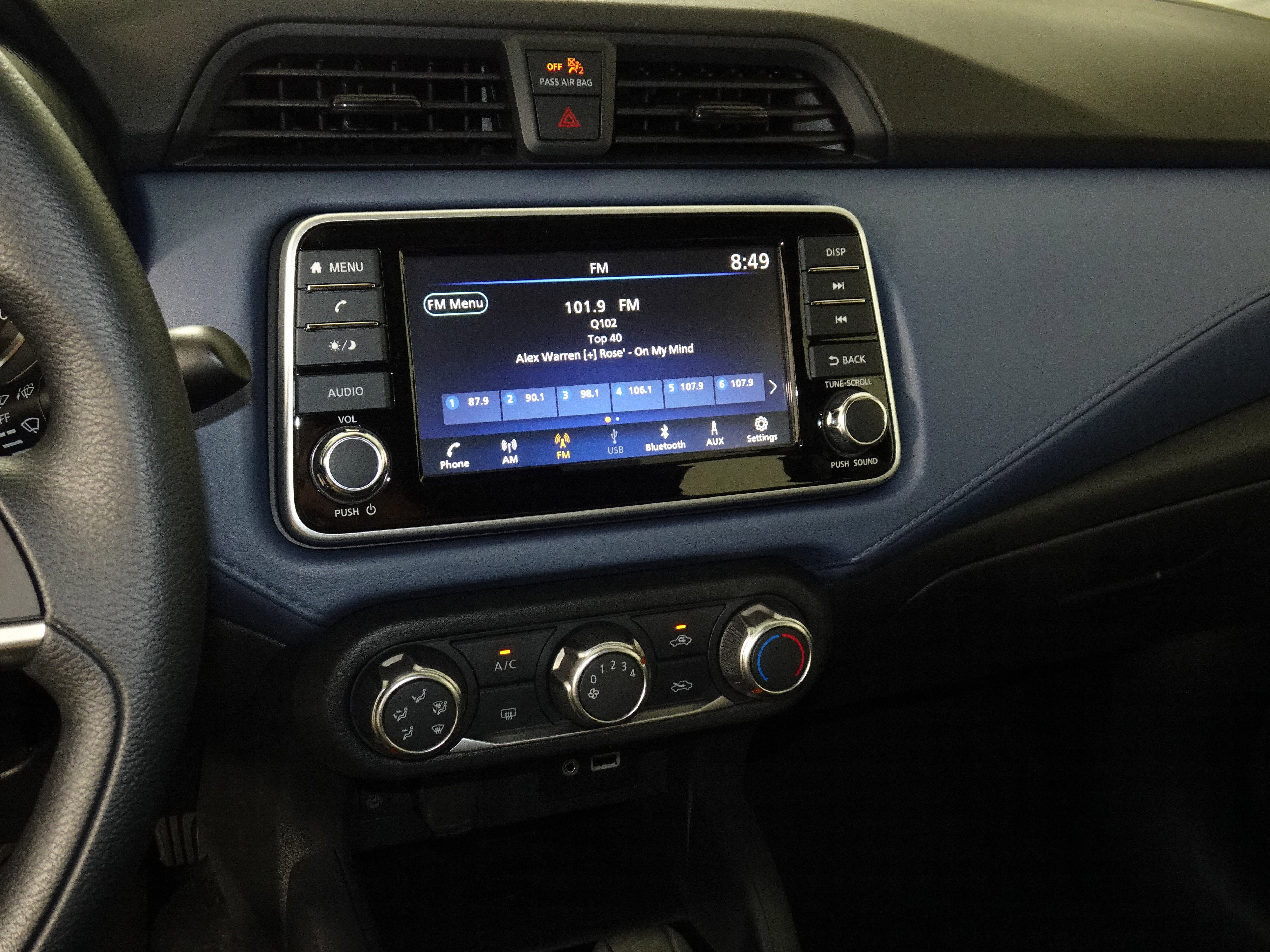 New 2025 Nissan Versa SV w/ Trunk Package image 9