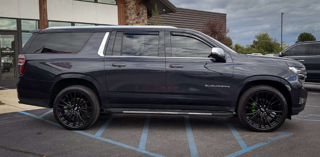 Used 2023 Chevrolet Suburban Premier AWD/4WD image 33