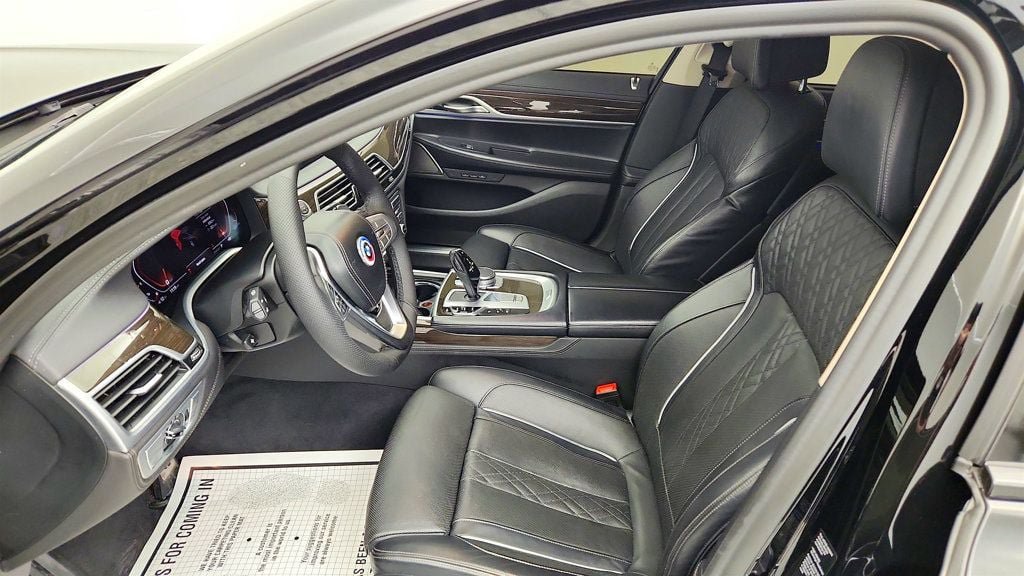 Used 2022 BMW 740i xDrive w/ Premium Package AWD/4WD image 21