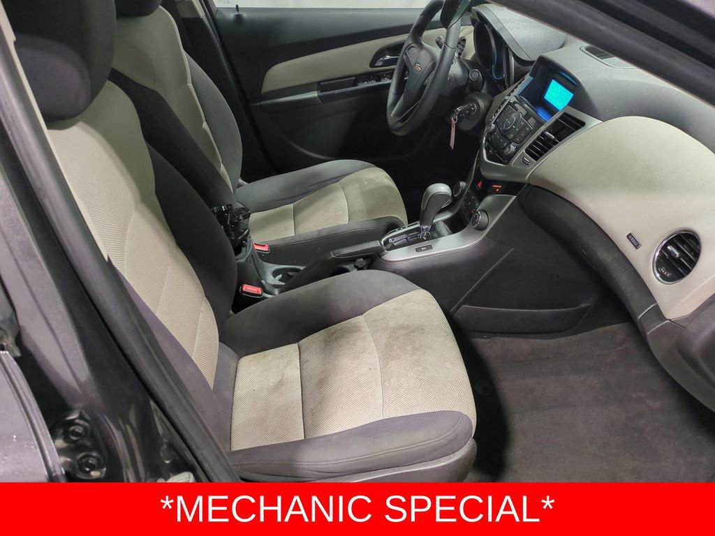 Used 2014 Chevrolet Cruze LS image 20