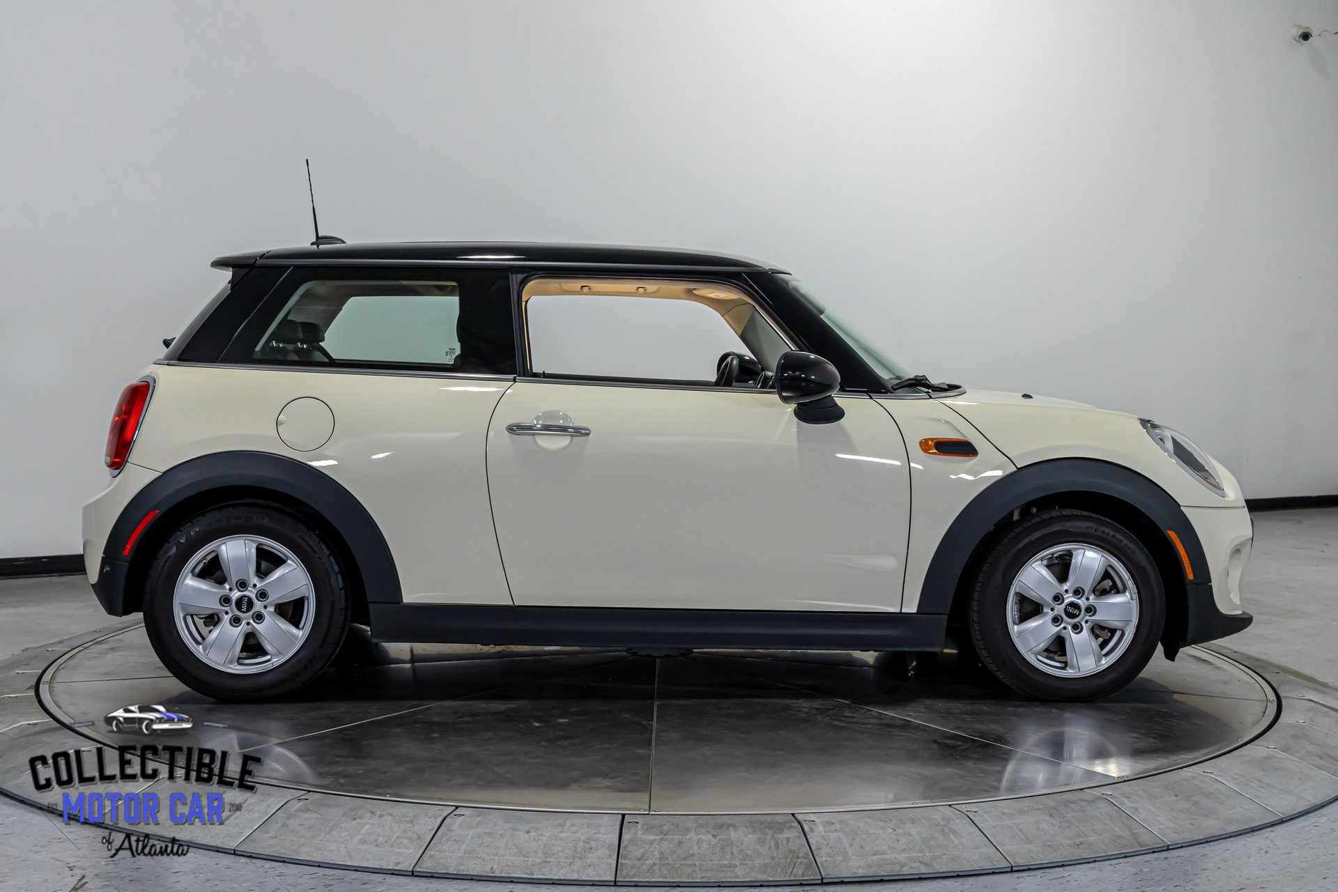Used 2018 MINI Cooper 2-Door Hardtop image 19
