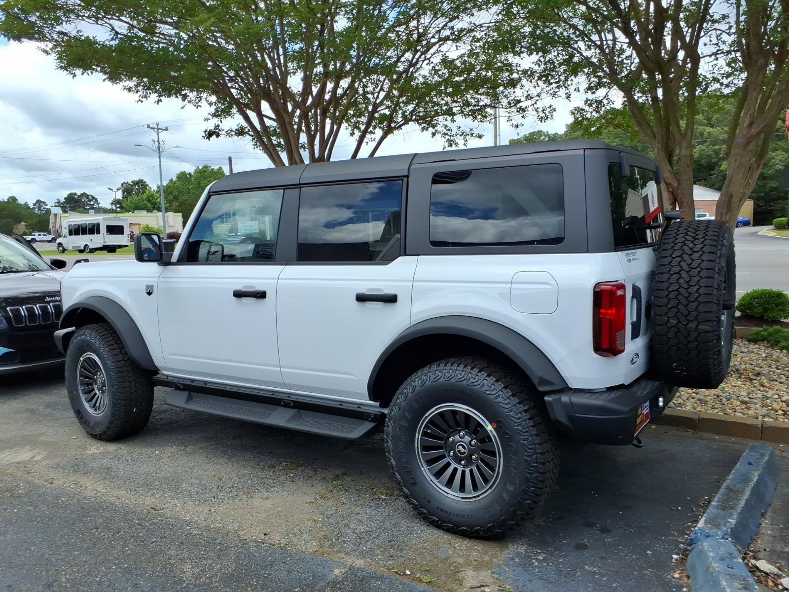 New 2026 Ford Bronco Big Bend w/ Black Diamond Package AWD/4WD image 3