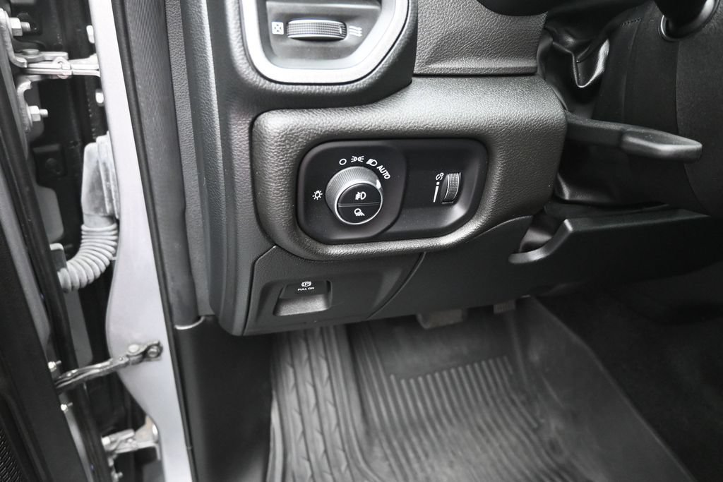 Used 2025 RAM 1500 Tradesman w/ Night Edition AWD/4WD image 13