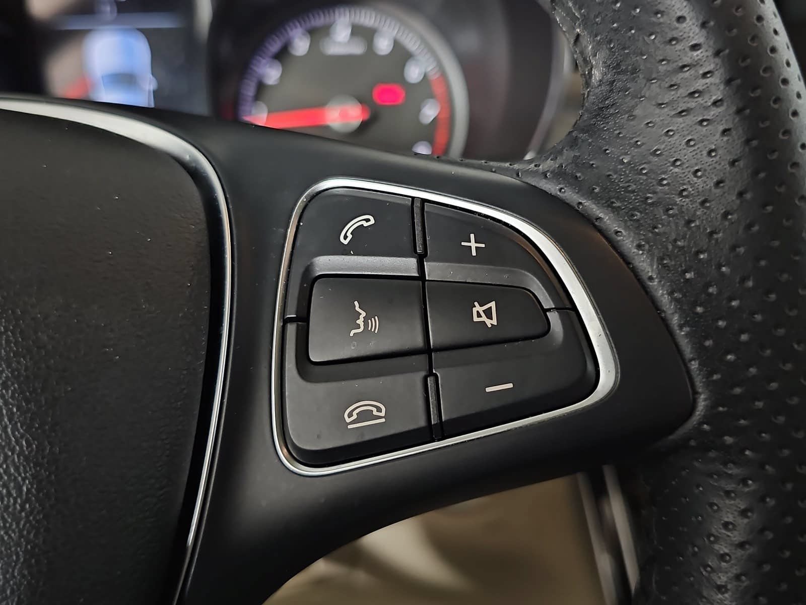 Used 2019 Mercedes-Benz GLC 300 w/ Premium Package image 18