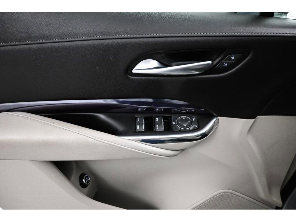 Used 2023 Cadillac XT4 Luxury w/ Cold Weather Package FWD image 29