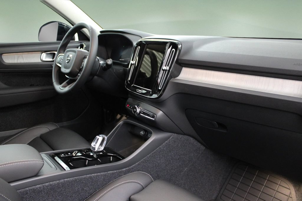 New 2026 Volvo XC40 B5 Plus w/ Climate Package AWD/4WD image 22