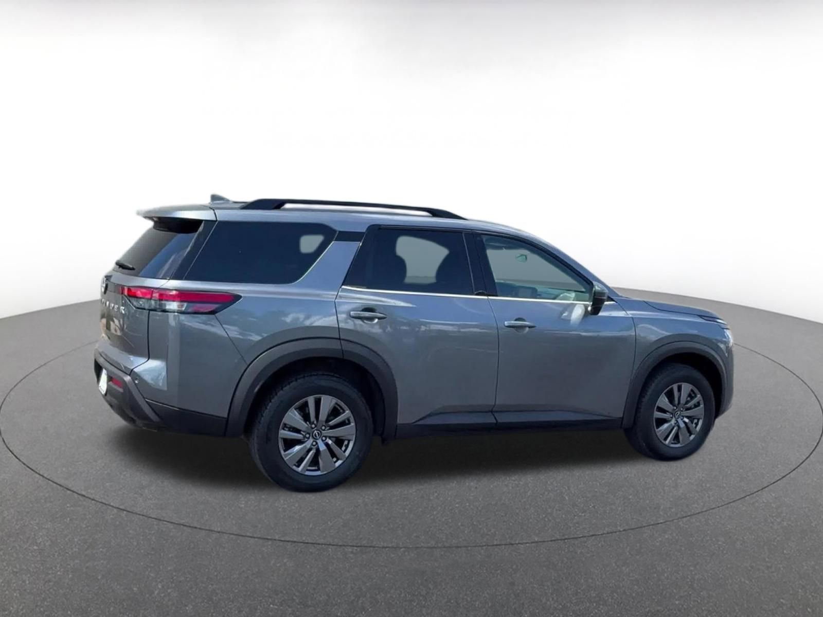 Used 2025 Nissan Pathfinder SV FWD image 14