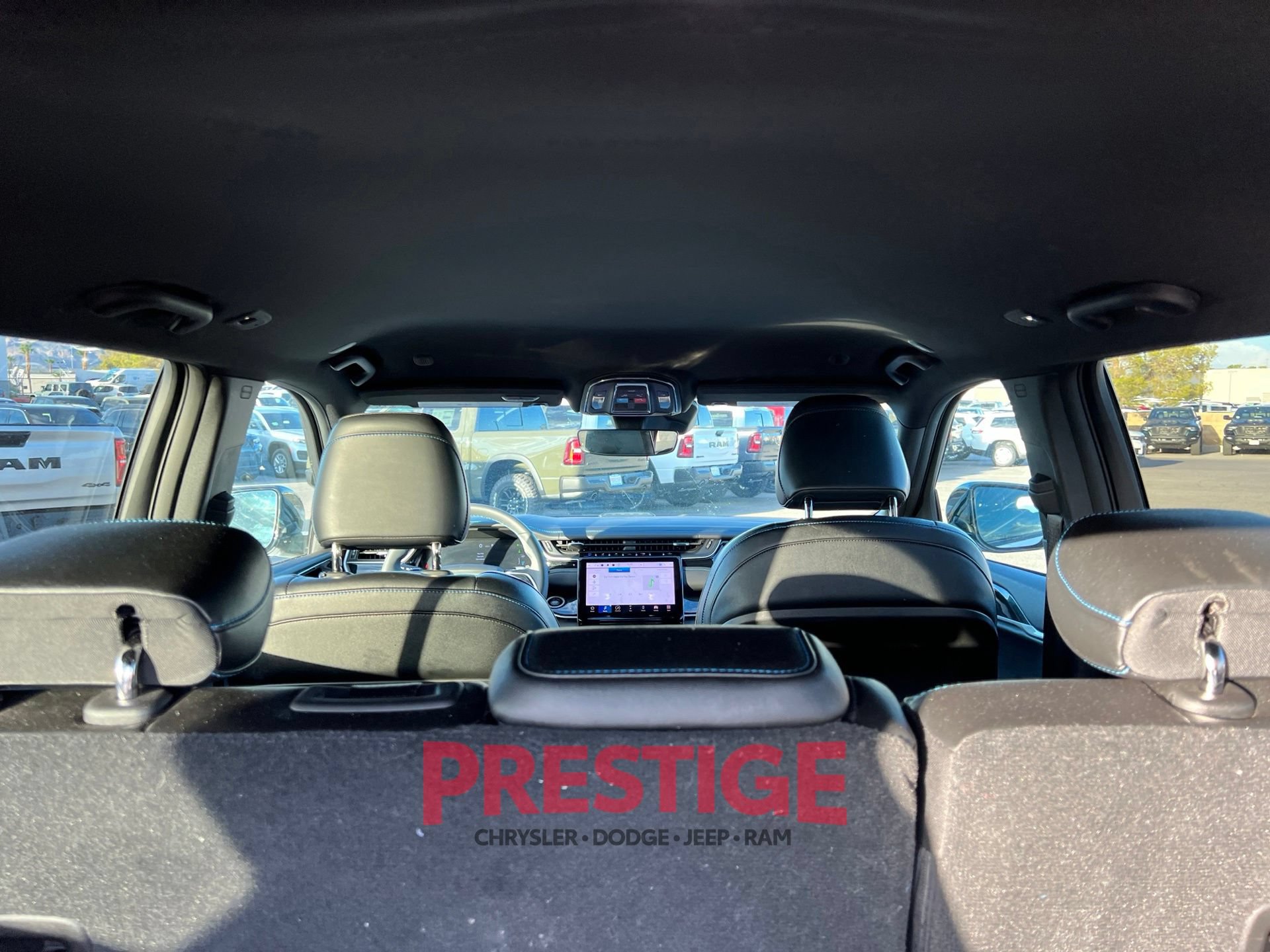 Used 2022 Jeep Grand Cherokee Trailhawk AWD/4WD image 17