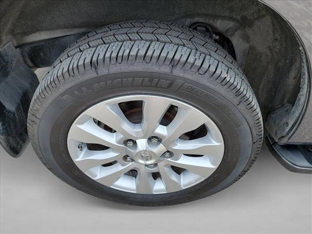 Used 2020 Toyota Sequoia Platinum AWD/4WD image 11